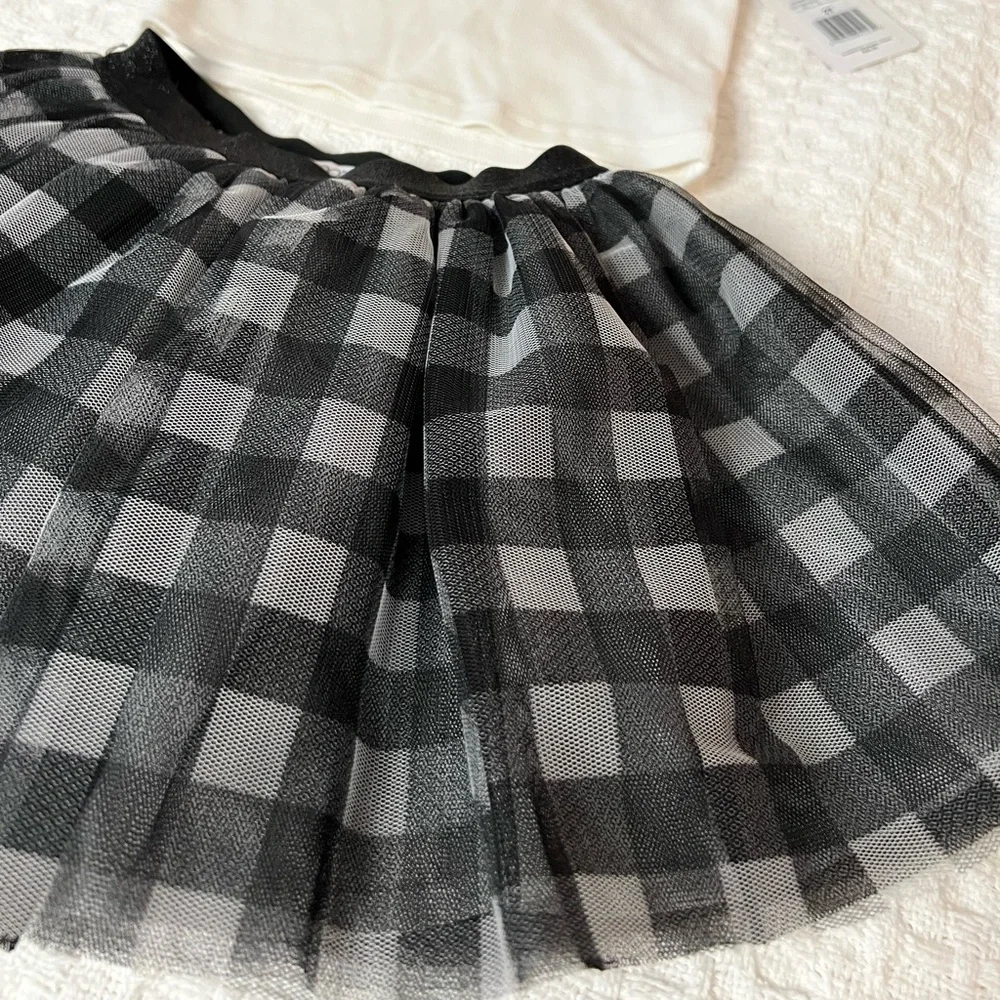 Flapdoodles Black & White 2 pc skirt and Top girls 2T NWT
